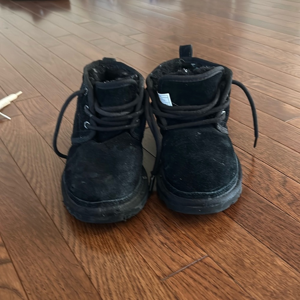 black uggs